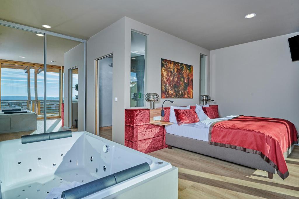 Hotelzimmer Whirlpool Der Birkenhof Spa & Genuss Resort Bayern